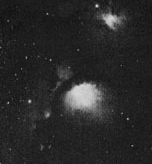 M 77 - NGC 1068 Tipo di oggetto Galassia a spirale (Sb) Costellazione Balena Ascensione retta 02h 42,39m Declinazione -00 01 00 Magnitudine visuale 9,6 Dimensioni apparenti 7 x 5,9 Dimensioni reali