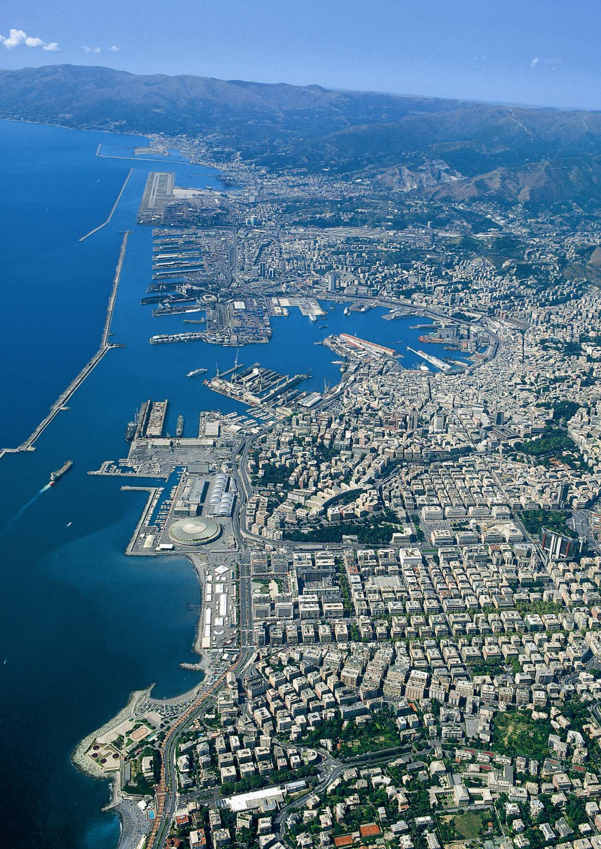 COMUNE GENOVA Governare le trasformazioni della città verso un modello di sostenibilità nello sviluppo urbano 13 Maggio 2008