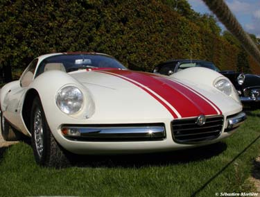 Alfa Romeo Giulia 1600 Sport, Pininfarina, 1965 Nel 1962, Alfa Romeo presentò al Salone dell Auto di Torino un automobile da corsa idonea anche su strada, la tipo TZ (Tubolare Zagato).