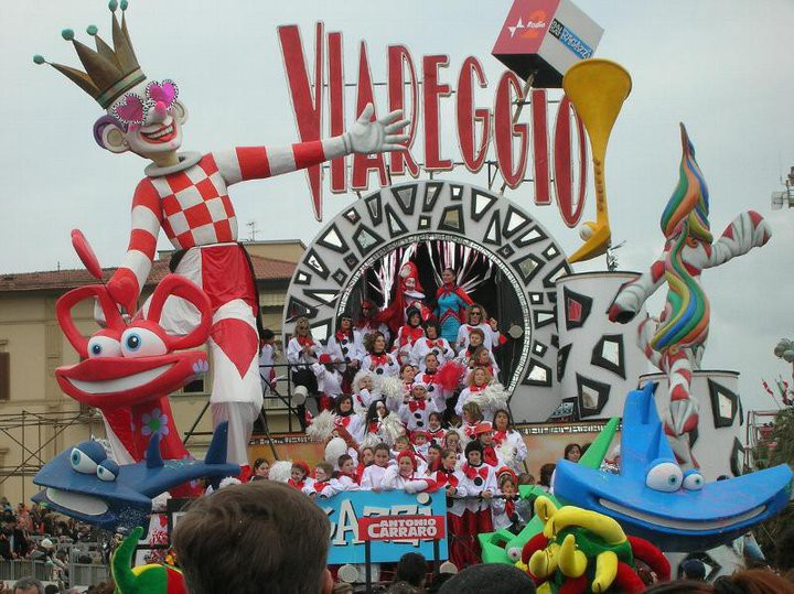 Carnevale di Viareggio con i Burla
