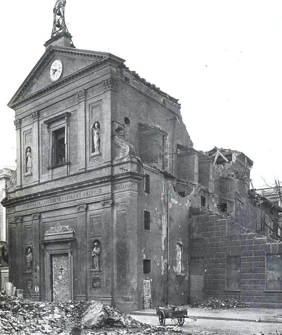 Chiesa di San Carlo con i danni
