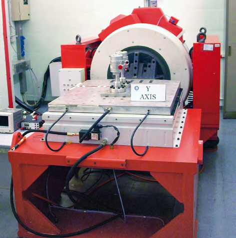 ENG The resistance of both simple and complex products to stress can be measured by testing the resonance generated by a vibration applied to them.