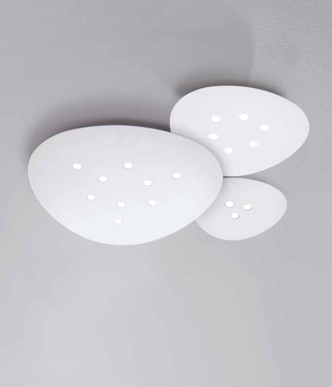 84 scudo 85 Lampada a soffitto dalla forma tondeggiante con corpo/diffusore in alluminio 2 mm di spessore dove alloggiano luci a LE 220V che non necessitano di alimentatore.