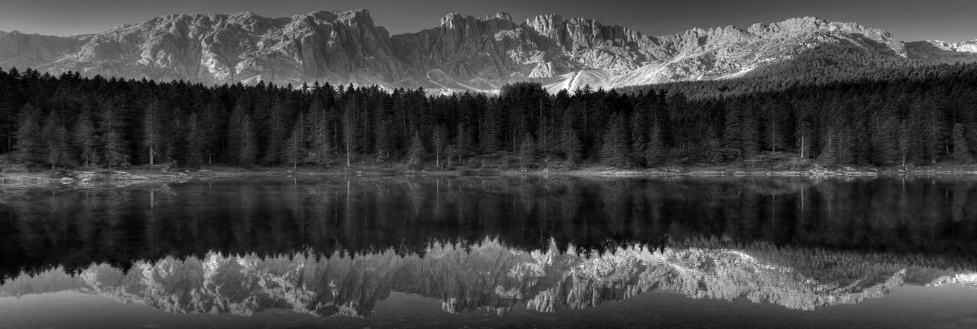 Esempi: bianco e nero Trentino, lago