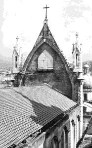 38/82 La Cattedrale di Napoli e la Basilica di Santa Restituta L intervento del Duomo coagula gli aspetti più moderni del restauro, nel senso che creca di dare una risposta alla molteplicit{ di