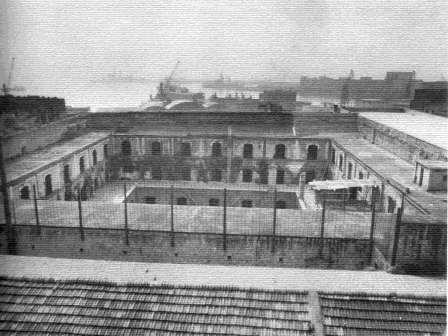 53/82 San Pietro Martire in Napoli 1977/1982 La Manifattura tabacchi sorge nei primi anni del XIX secolo.