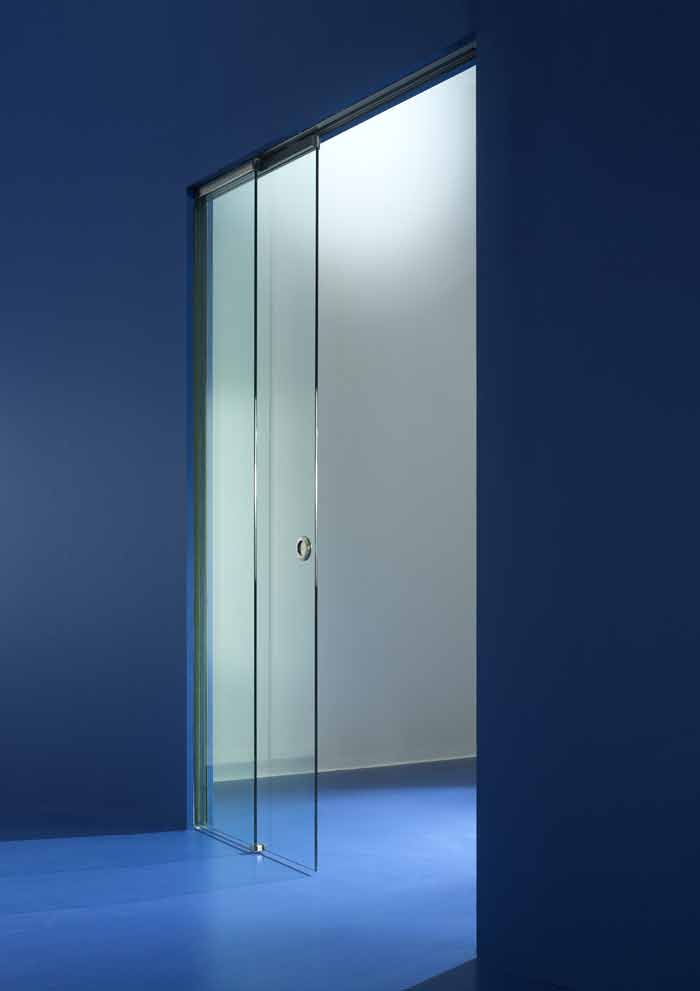 >EssEntiaL DUaL 18 19 An exclusive Scrigno patent, Essential Dual is an innovative product that can contain two disappearing glass doors with a linked sliding system inside a single metal box.