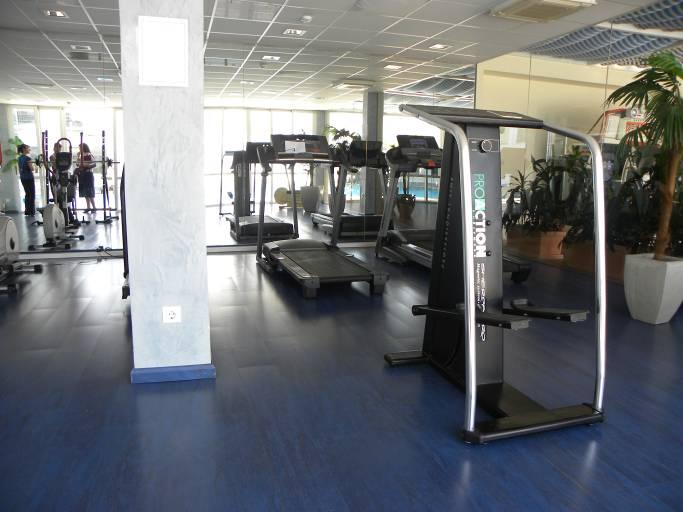 Al Gran Tinerfe è presente una sala fitness con pesistica e macchine multifunzione, il cui ingresso diretto dall esterno presenta