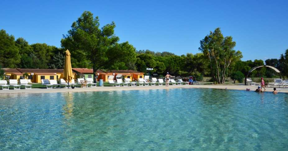 NATURAVILLAGE S - CALABRIA QUOTE PER PERSONA A SETTIMANA IN CAMERA STANDARD PENSIONE COMPLETA CON BEVANDE 24 LUG 630 470 14 AGO 875 700 28 AGO 560 420 BABY 0/4 ANNI N.C. GRATIS PASTI DA MENU INCLUSI.