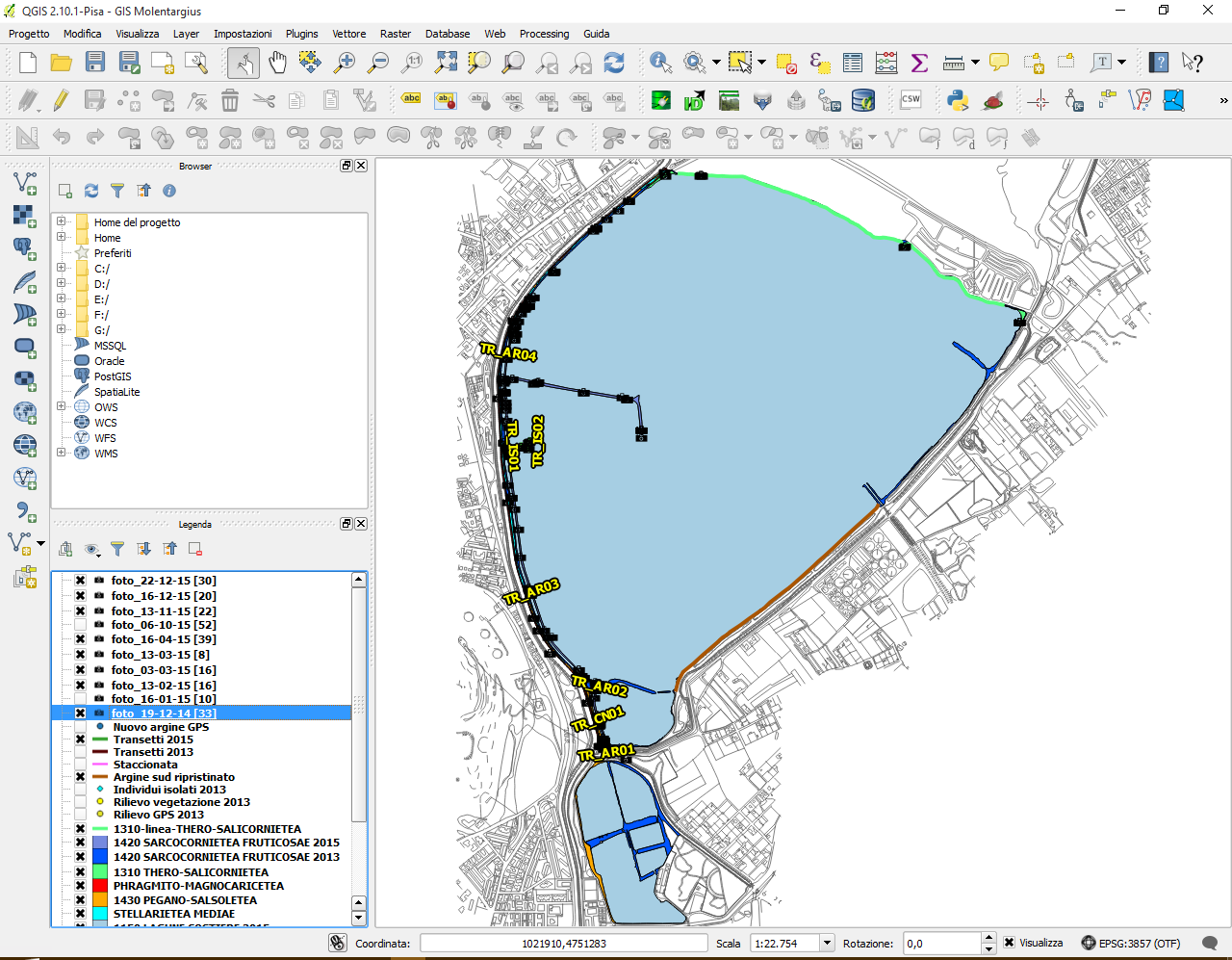 IL GIS I dati dei rilievi botanici e di quelli GPS sono stati utilizzati per realizzare un GIS (o SIT, Sistema Informativo Territoriale), che permette di integrare dati spaziali e grafici in una