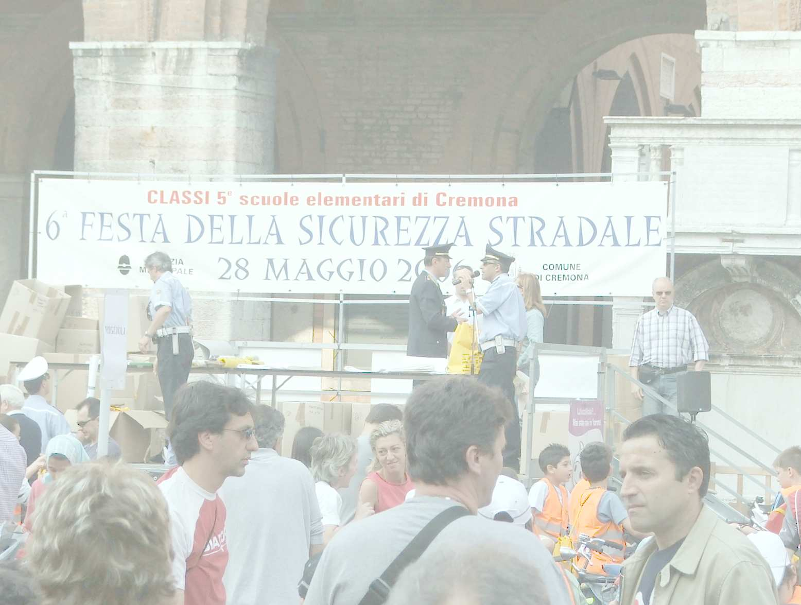 EDUCAZIONE STRADALE -Festa della Sicurezza Stradale (630 bambini classi 5 scuola primaria) -Concorso UNA