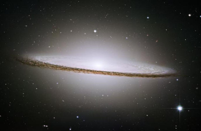 LE GALASSIE Barred - NGC 4594