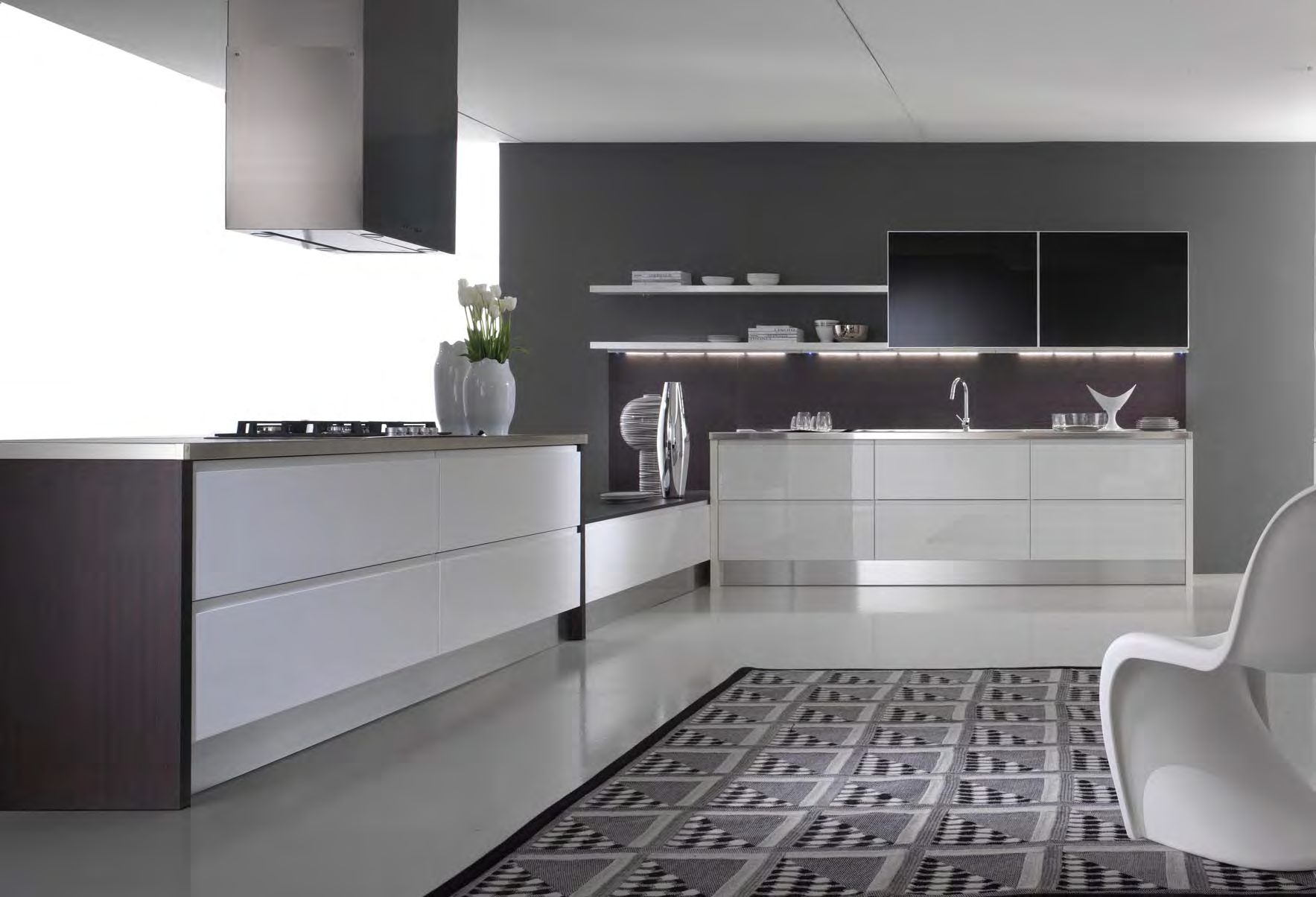 Il sistema Cucine Reabitat adotta tre linee: la linea classica, moderna e di design.