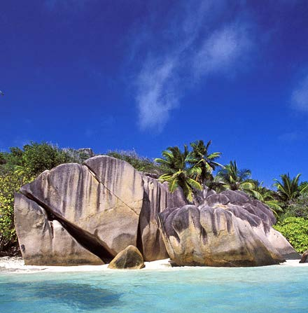 ISOLE SEYCHELLES PASQUA.2016 Ci sono 115 modi per perdervi in questo sogno. Tanti sono, fra le isole e isolotti, i gioielli dell arcipelago delle Seychelles.