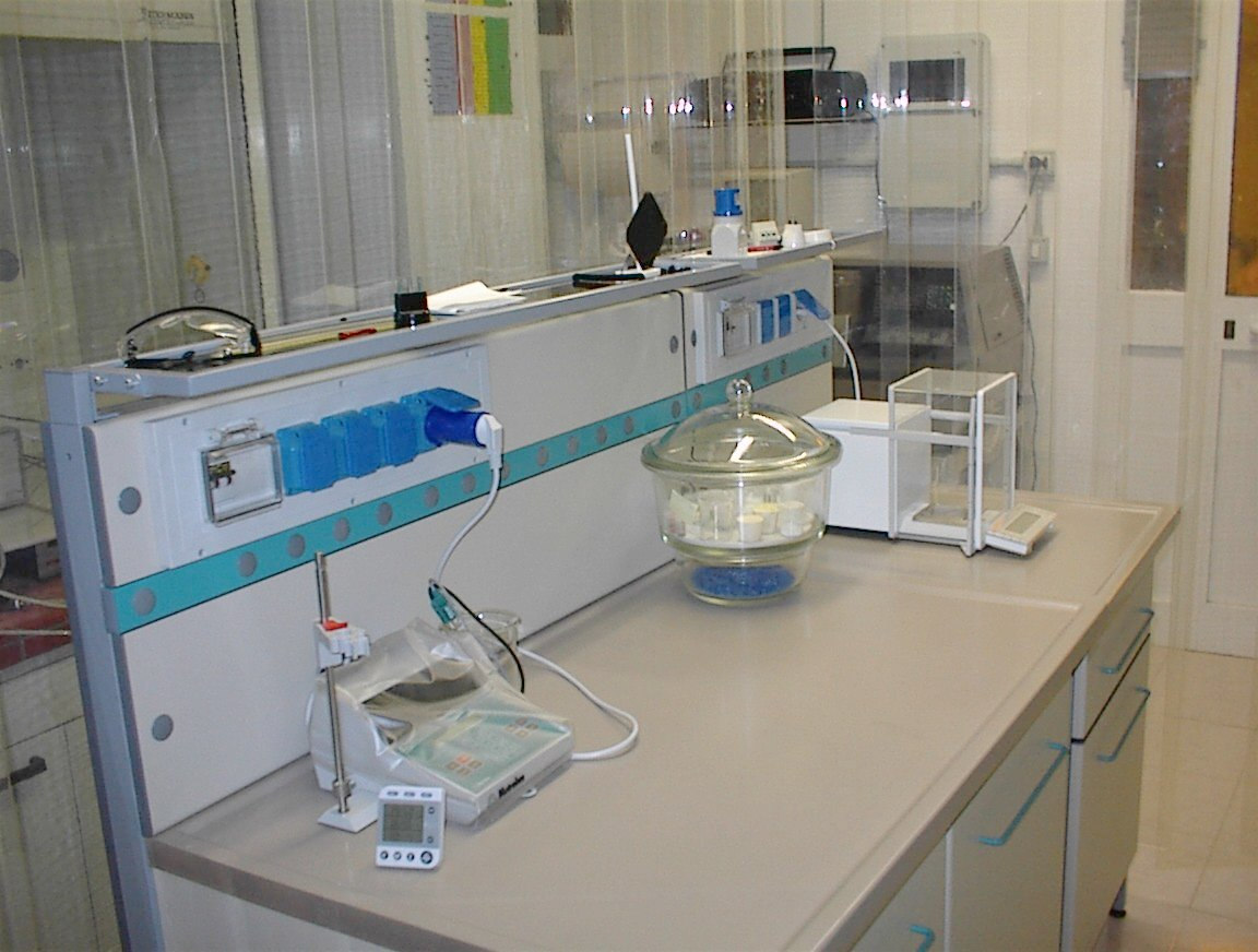 Technology Reattori atmosferici per drogaggio ed ossidazione dei wafer di silicio Reattore LPCVD per ossidazione e nitrurazione di wafer di