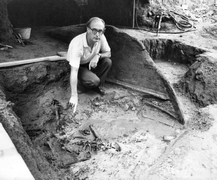 L archeologo Giuseppe Maggi durante gli scavi dell area suburbana di Ercolano.