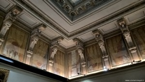 Palazzo Ducale, sala del labirinto Troverete la sala del labirinto con il bellissimo soffitto in legno dorato, la galleria dei fiumi con grandi figure mitologiche rappresentanti sei fiumi, la sala