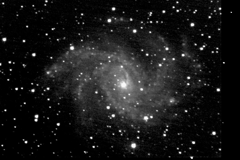 RAFFRONTO IMMAGINI RIPRESE PRIMA E DOPO L ALLINEAMENTO Immagine NGC 6946 ripresa nel 2002 con specchi fortemente disallineati Stessa immagine ripresa in gennaio 2004 dopo l ultimo allineamento
