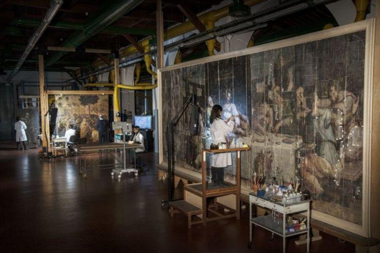 L attività di restauro, conservazione e consulenza sui beni culturali si struttura in undici settori specialistici, i laboratori di restauro, che sono dislocati in tre sedi operative.