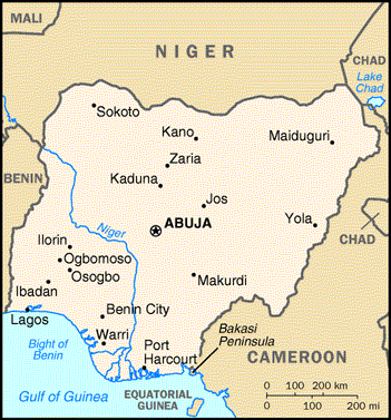 NIGERIA Informazioni Generali Superficie: 923.773 km2 Capitale: Abuja (2 milioni di abitanti) Altre città principali Lagos (10 milioni di abitanti) Ibadan (1.432.000 ab.) Kano (674.100 ab.