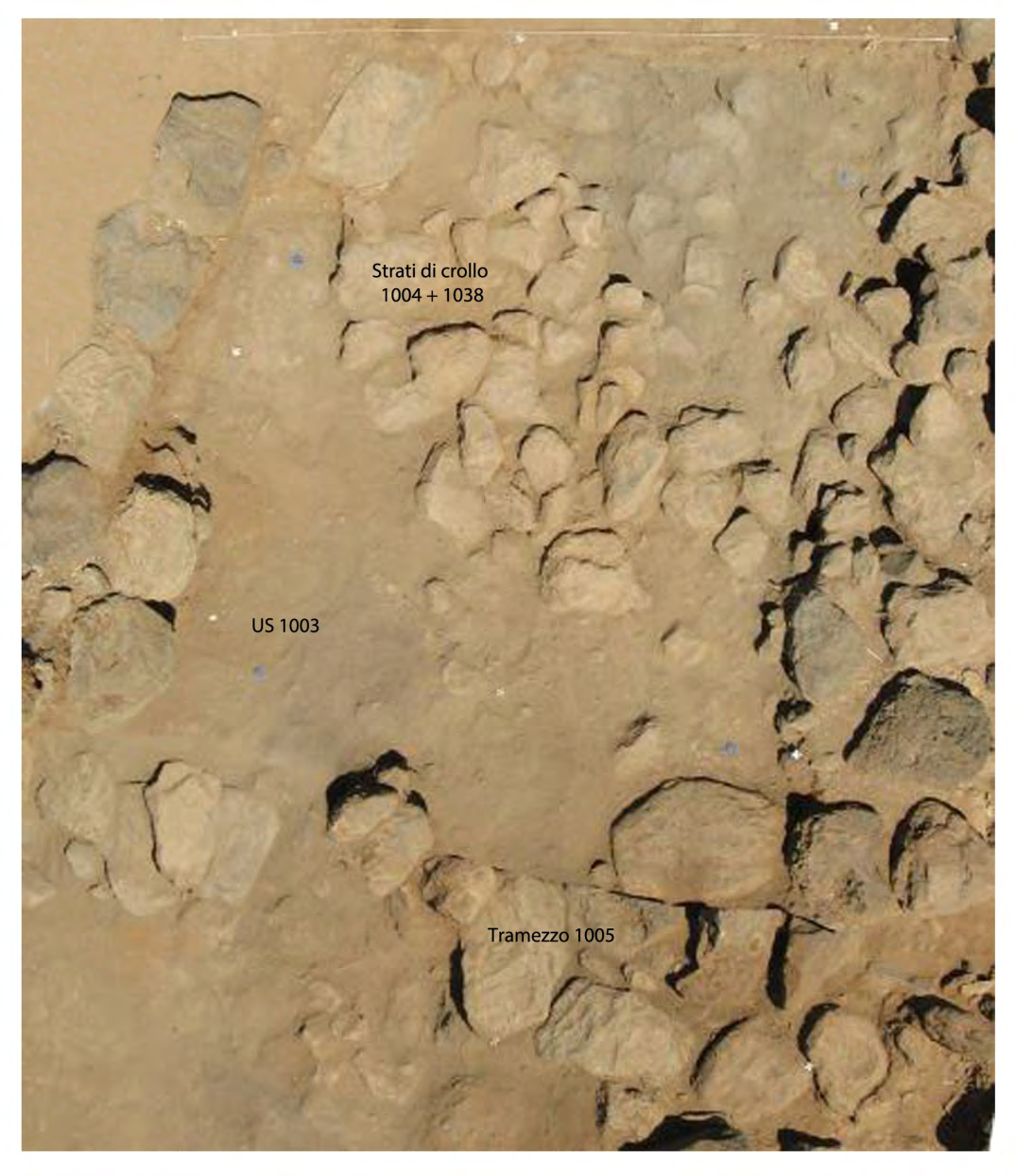 più antico è una fascia di sedimento limo-sabbioso (US 1019) esteso longitudinalmente in senso N-S in corrispondenza del muro 781 della B14, struttura ormai defunzionalizzata. Fig. 30. Area Nord.