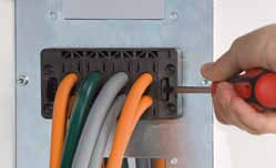 Sistemi passacavo componibili Configurable cable entry systems Impiego - Use Questi sistemi sono costituiti da cornici e da relativi elementi passacavo che possono essere opportunamente composti in