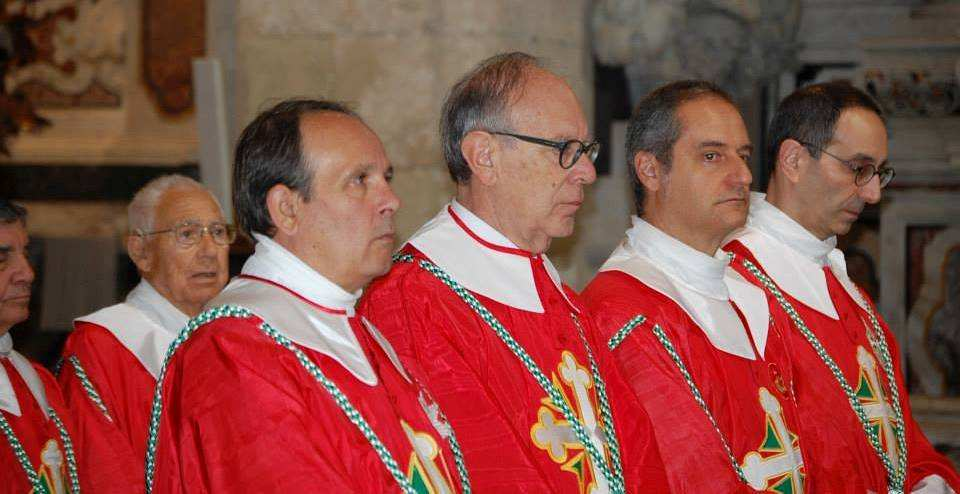 Subito dopo la benedizione della nuova Cappella da parte dell Arcivescovo di Cagliari, seguiva una Santa