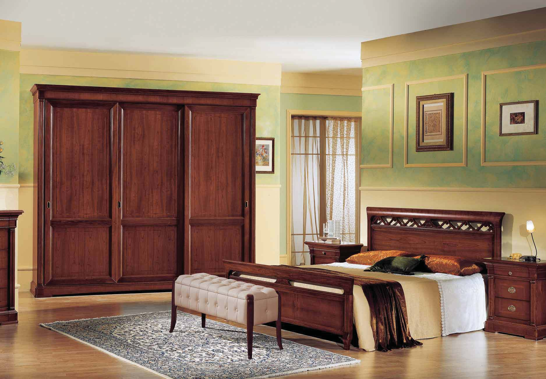 ART. P4001 Armadio 3 ante scorrevoli con cassettiera interna. Wardrobe 3 sliding doors with inner drawers dresser. cm. L. 284 - P. 64 - H. 249 ART. P4008 Comodino con 3 cassetti.