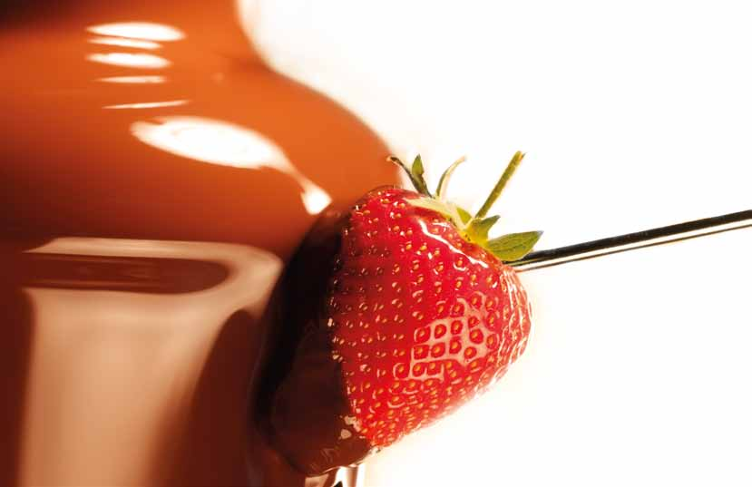 CIOCCOLATO PER FONTANE Con il cioccolato per fontane Callebaut potrete offrire ai vostri clienti tutto il piacere e la spettacolarità di una fonduta o di una fontana di cioccolato, per un autentico