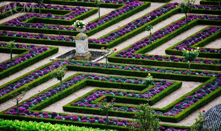 Il castello di Villandry (château de Villandry) è contornato dai