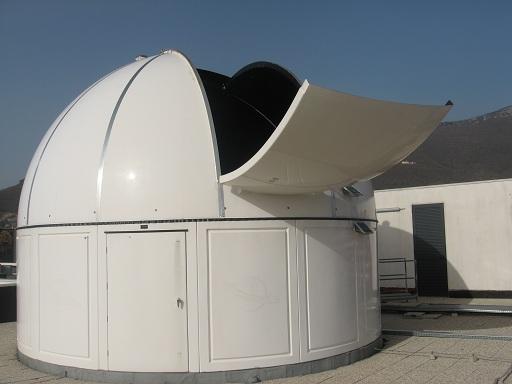 OSSERVATORIO ASTRONOMICO DELL UNIVERSITÀ DI SALERNO La cupola (Sirius Osservatorio dell'università, 6.7m di diametro) è stato montato nel 2010.