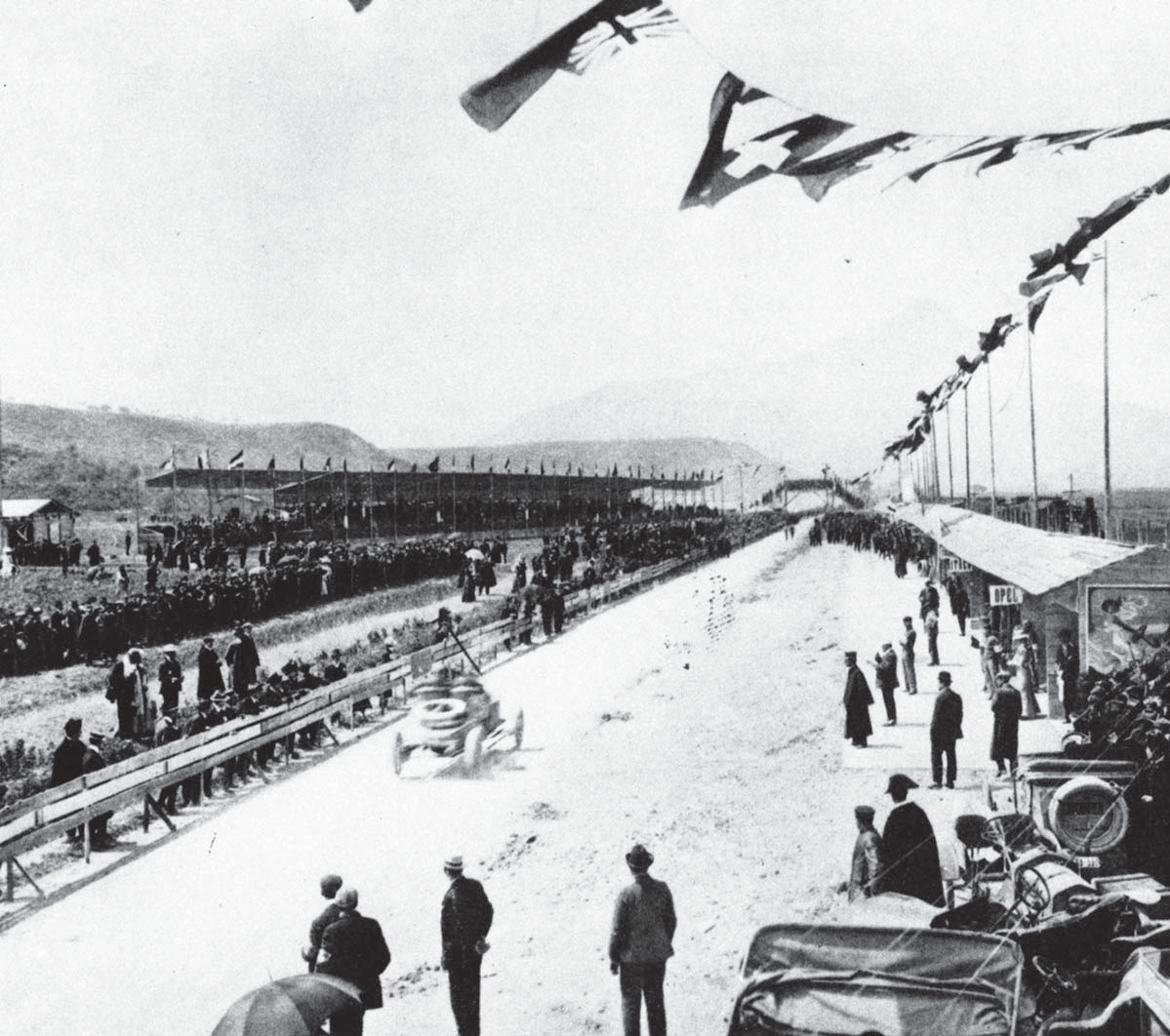 1 a - 14 a edizione 1912 : IL CAVALIERE INVENTA IL GIRO DI SICILIA ED È UN ALTRO SUCCESSO CHE ISPIRERÀ PERFINO LA MILLE MIGLIA mo libro interamente dedicato ad un evento sportivo.