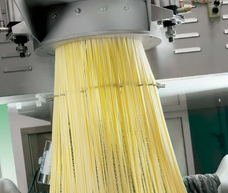 Presse - e sono presse che consentono di produrre da 300 a 600 Kg/h di pasta.