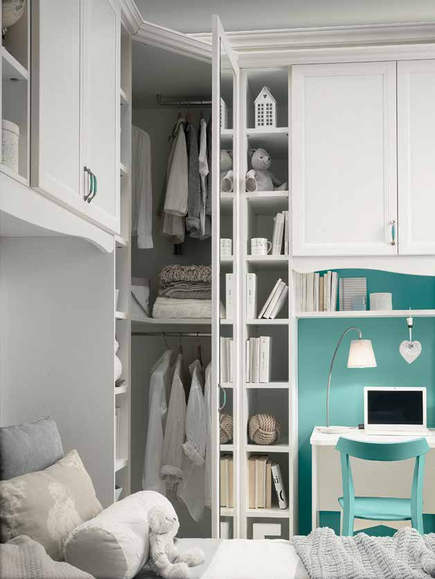 corner walk in wardrobe is always the perfect solution to A storage problems.