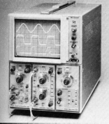 TEKTRONIX R5110 Versione per montaggio a rack del modello TEKTRONIX 5110 TEKTRONIX 5113 Mainframe della serie TEKTRONIX 5000 con tubo a raggi catodici a doppio cannone elettronico, memoria analogica