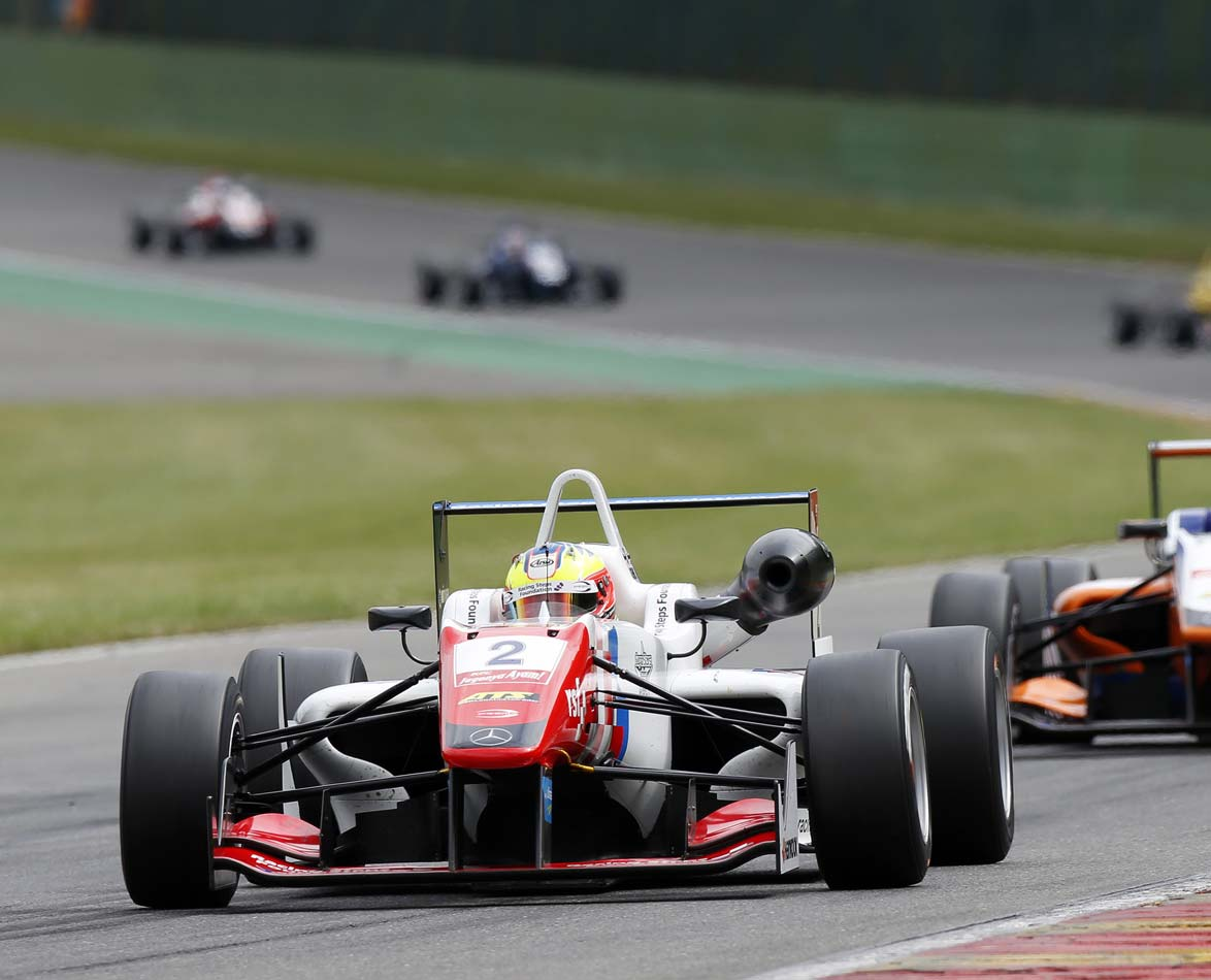 F.3 FIA Gare a Spa Jake Dennis autore di una doppietta Massimo Costa Un rookie al comando della F.3 europea.