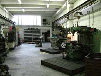 Workshop 2 x lathes 1 x radial drill 2 x milling machines 2 x EDM machines 1 x pantograph It is imperative to note the importance in today s world, of having a workshop that is equipped to handle