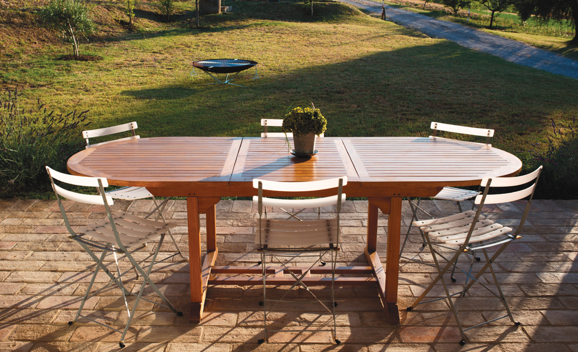 Servizi // Il Santomaro Country Loft è costituito da un grande ambiente a tutta altezza che ospita al piano terra la zona giorno con cucina, bagno, angolo relax, un suggestivo caminetto e due grandi