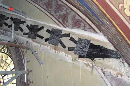 Fig. 13 Esempio di applicazione di connettori Ardfix su una parete della Basilica di