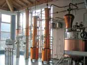 DISCONTINUOUS DISTILLATION PLANTS Discontinuous plants for the   of small and medium