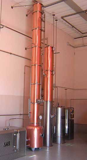 cognac or Peruvian pisco, which require this traditional distillation system.