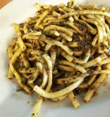 spinaci in carbonara di verdure Pasta alla contadina: tagliatelle al pepe con broccoli, pachino, ceci Strangozzi con funghi