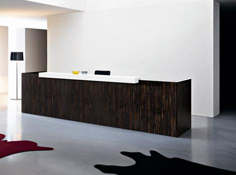 RECEPTION SALA RIUNIONI E SPOGLIATOIO Banco Reception Ingombro dimensioni: cm 360x70 h 70 con angolare cm 70x45 h 60 N :