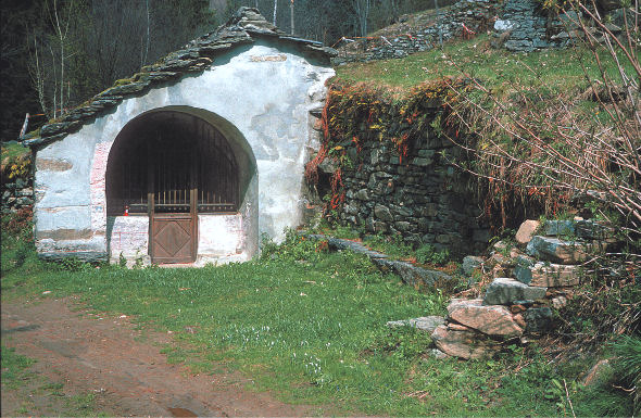 Strada di Goreto In passato, prima che venisse costruita l'attuale strada asfaltata, la frazione si poteva raggiungere con un sentiero (Strada comunale nuova di Goreto), che percorreva più o meno il