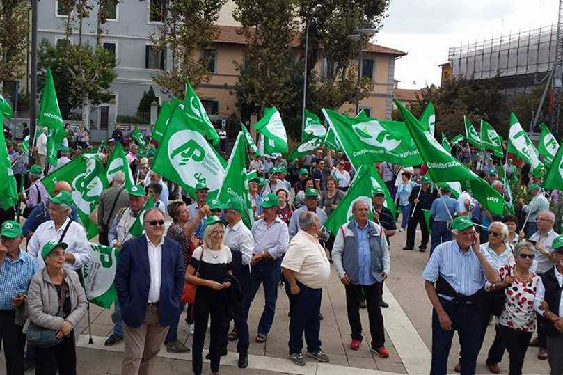 presidente Anp Cia Toscana Alessandro Del Carlo -. Siamo qui anche per ricordare la costante riduzione dei servizi essenziali, come quelli socio-sanitari, nelle aree rurali e montane.