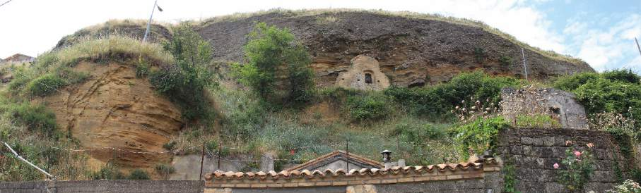 80 3.10 CINTI DI GRASSANO Il geoarcheosito dei Cinti di Grassano è conosciuto e studiato da tanti anni e, in diversi contesti, è stato portato all attenzione per il suo grande valore geologico e