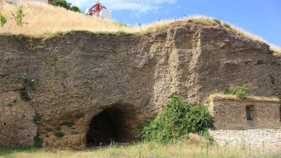 81 lo possedette fino all'inizio dell'800. Divenne così una delle più importanti Commende dell'ordine Gerosolomitano di Basilicata.