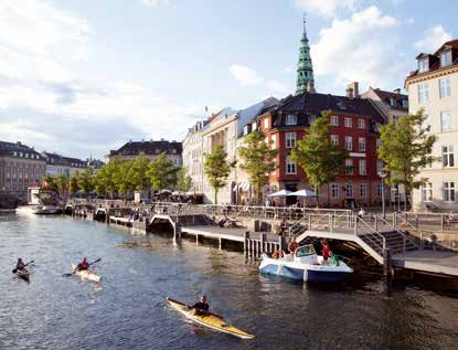 Po slijetanju u Oslo slijedi poludnevni razgled grada: gradska vijećnica, Parlament, muzej skulptura Vigeland, Holenkom ski centar, slobodno vrijeme za ručak. U 15.30 sati ukrcaj na trajekt.