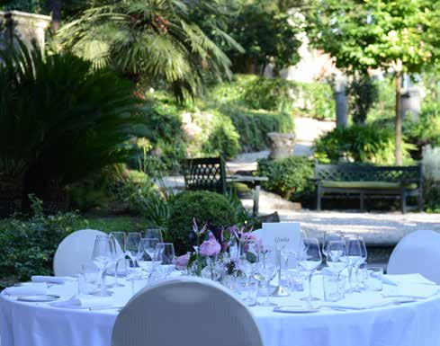 CENE PRIVATE, EVENTI E FESTE Dal gran gala a un intimo festeggiamento privato o un matrimonio speciale, organizziamo eventi con grande stile.