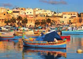 ammirare dall alto l intera isola; Mosta, la cui imponente Mosta Rotonda è paragonabile al Pantheon di Roma; Marsaxlokk, dalle tradizionali imbarcazioni e case colorate; Isola di Gozo, autentico